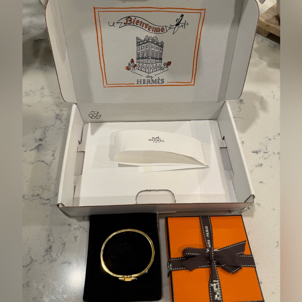 Hermes Clic H Bracelet Black Gold PM Authentic - Picture 8 of 11